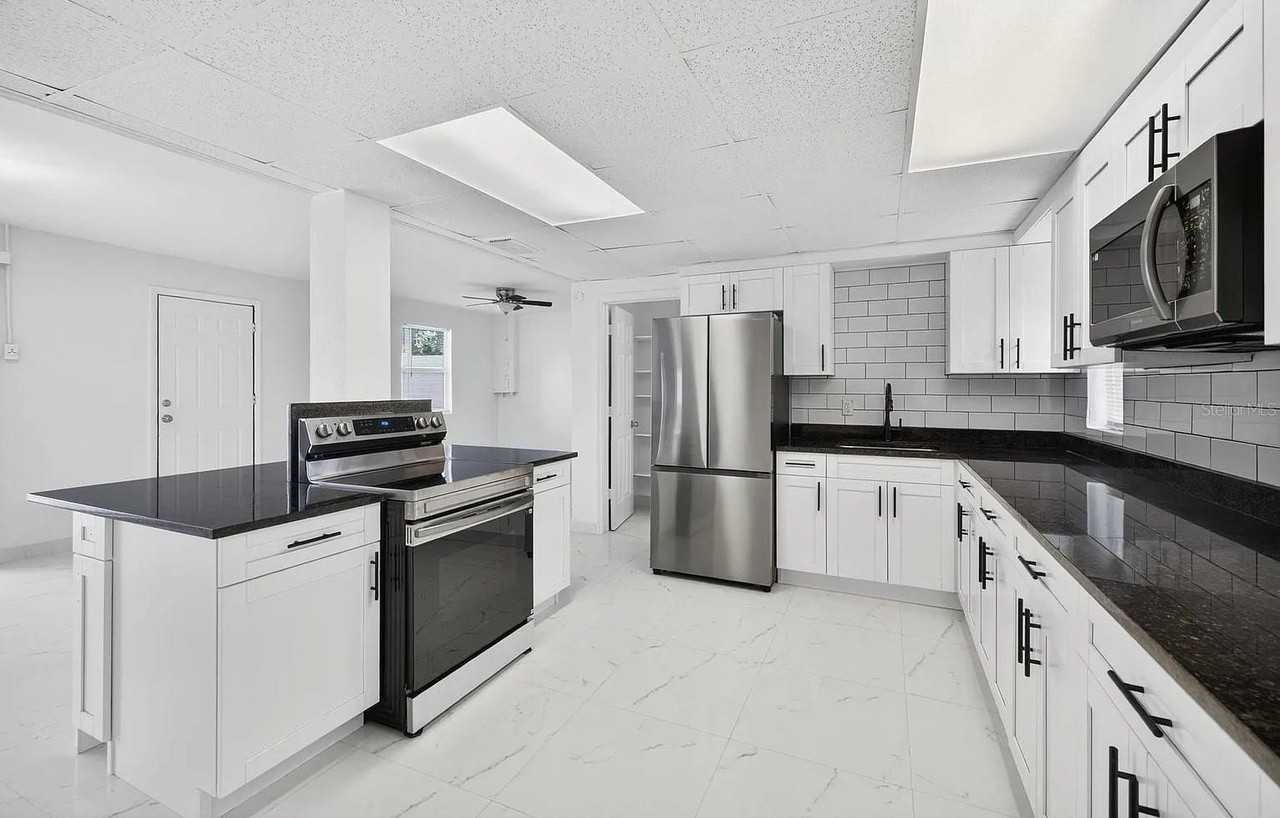 5517 Gulfport Blvd S #5519-2 - Photo 5 of 18