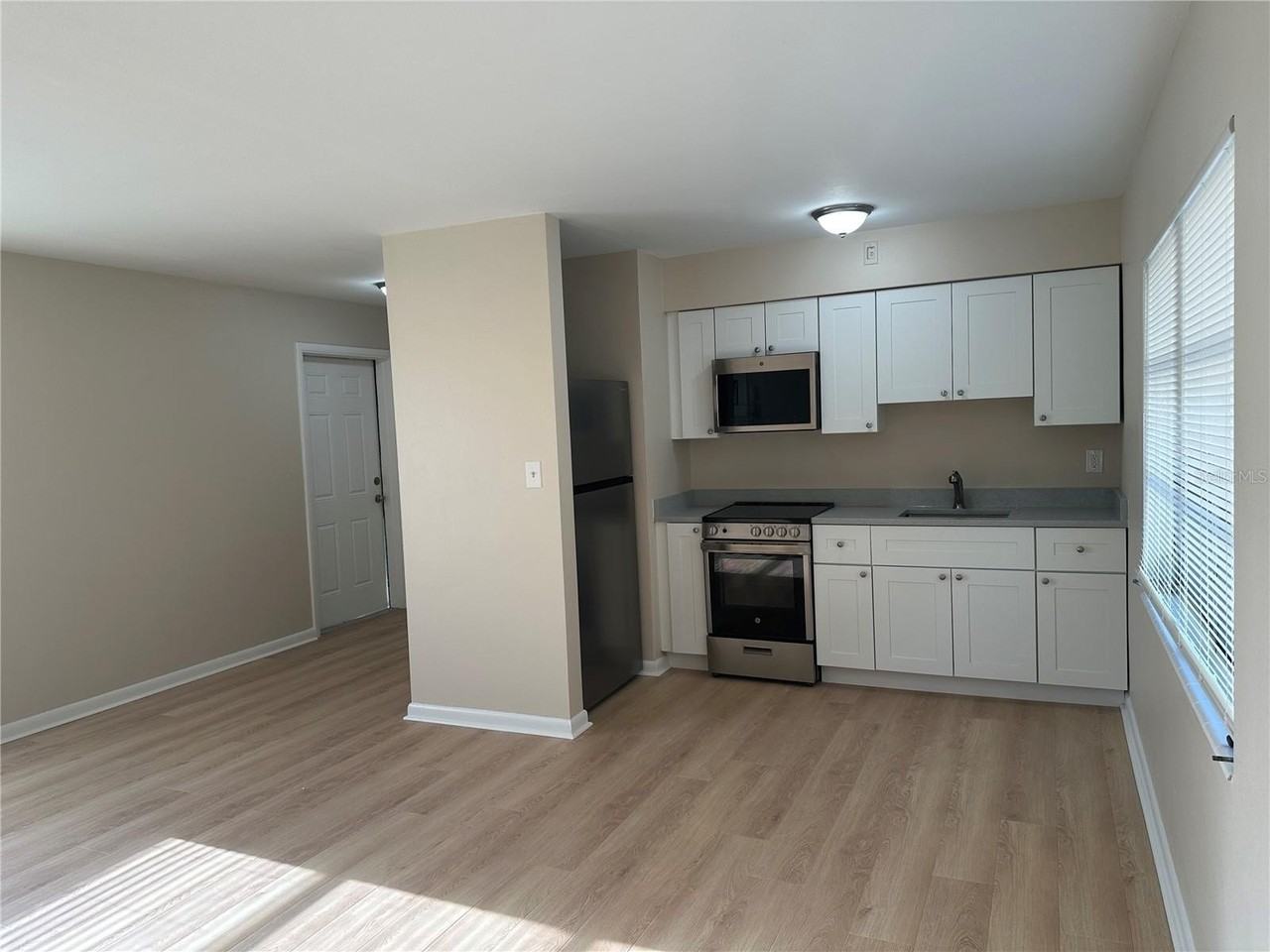 344 33rd Ave N #F - Photo 5 of 17