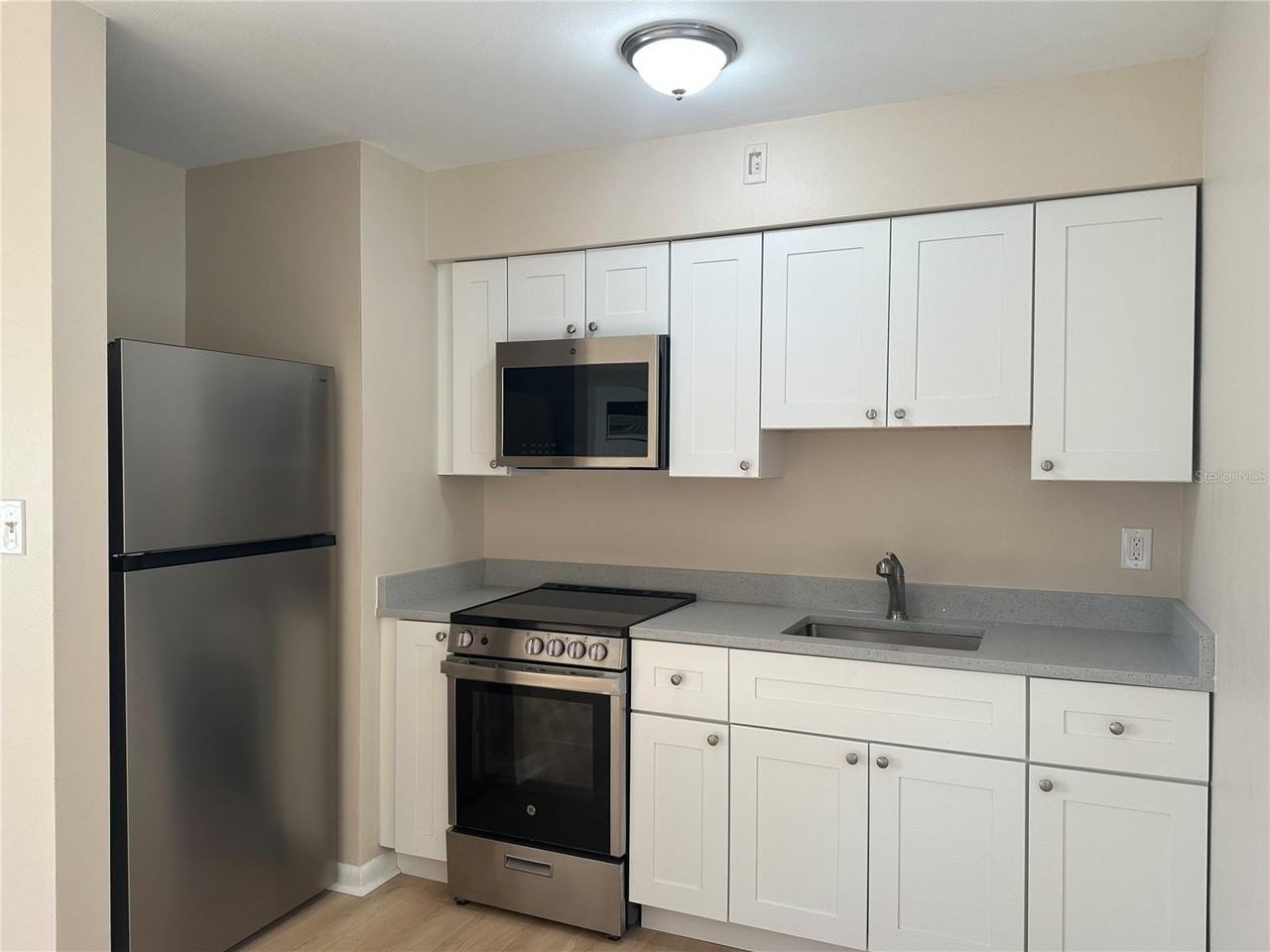 344 33rd Ave N #F - Photo 6 of 17