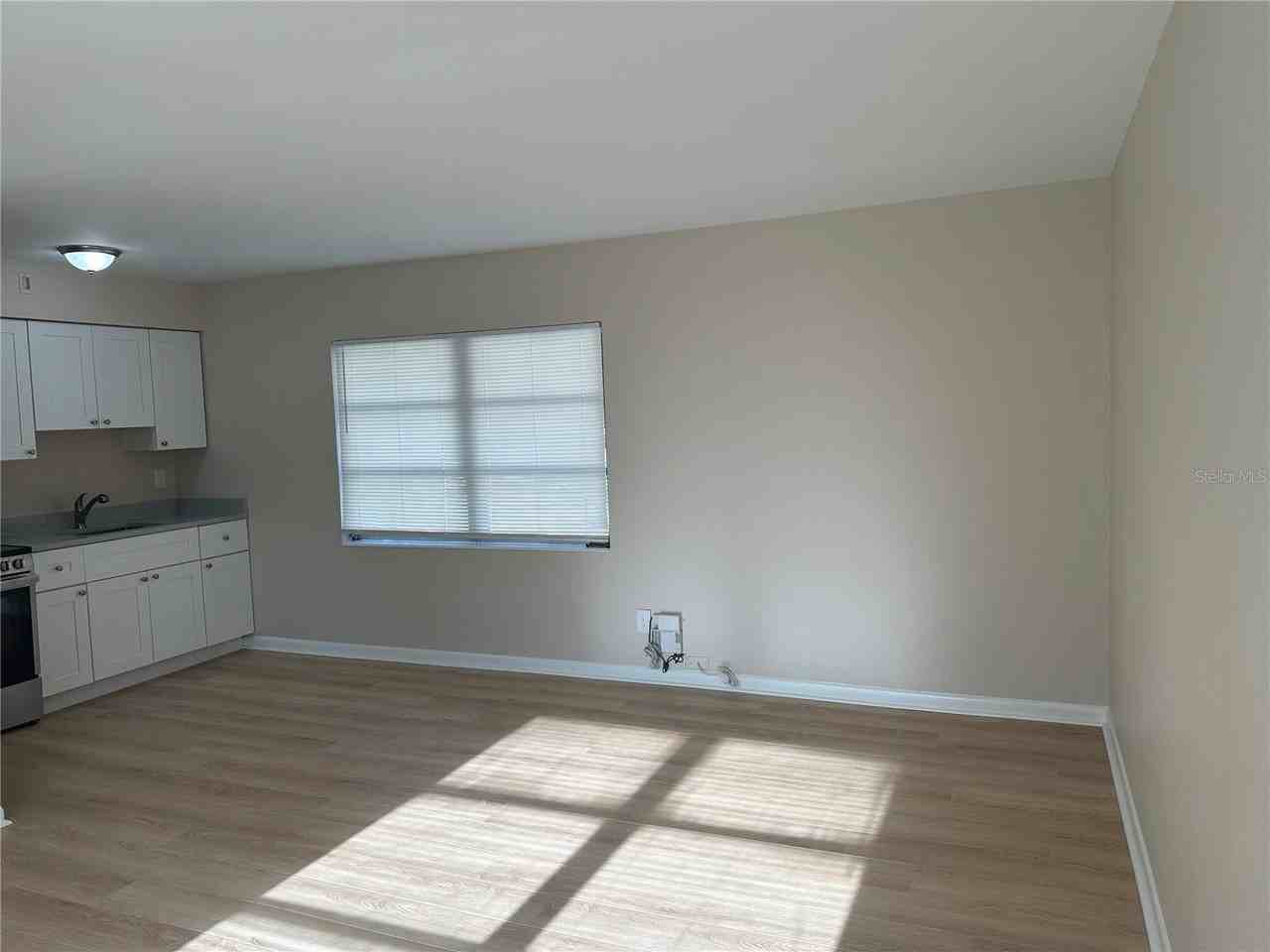 344 33rd Ave N #F - Photo 7 of 17