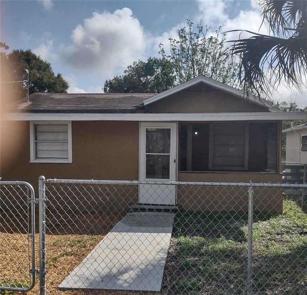 1407 Monroe Ave