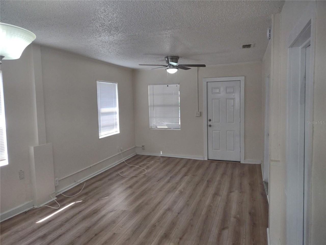 1407 Monroe Ave - Photo 5 of 9