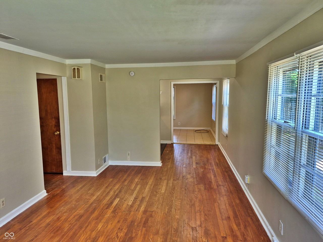 1126 Allison Ave - Photo 4 of 35