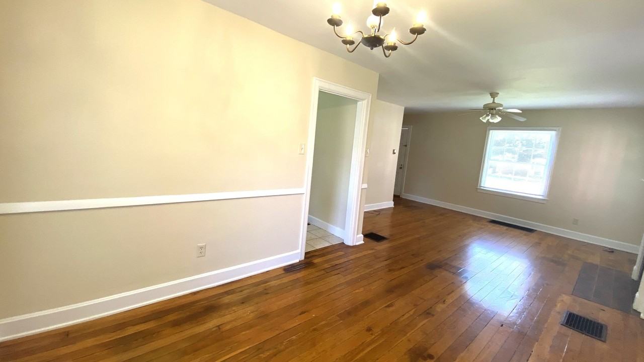 493 Bob O Link Dr - Photo 5 of 22