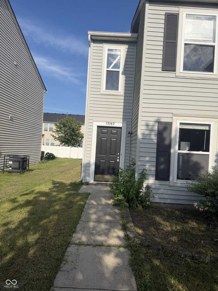 15162 Beam St - Photo 2 of 32
