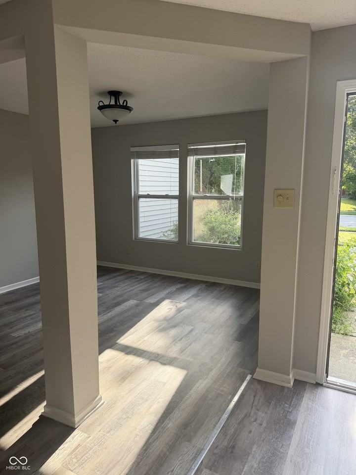 15162 Beam St - Photo 6 of 32