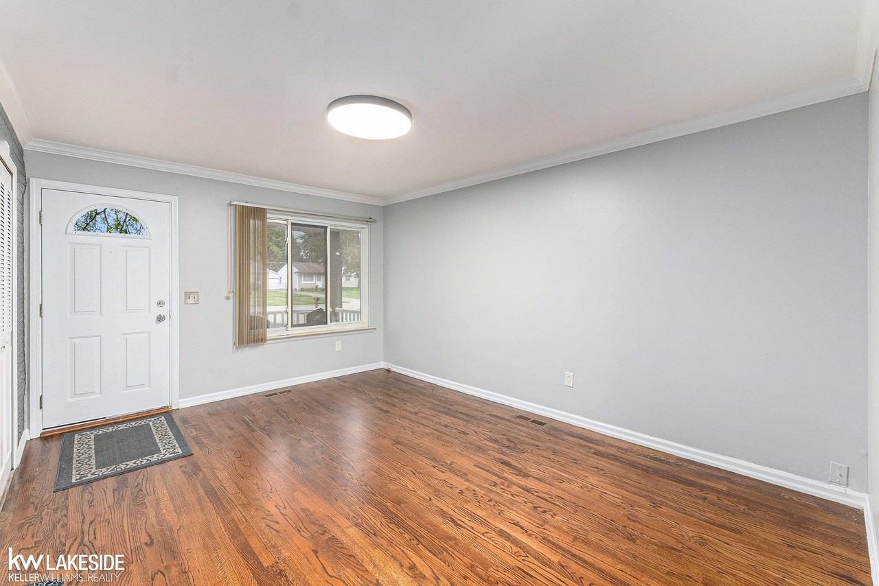 37239 Carpathia Blvd - Photo 3 of 16
