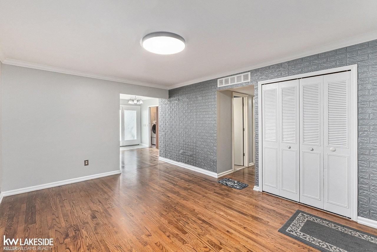 37239 Carpathia Blvd - Photo 4 of 16