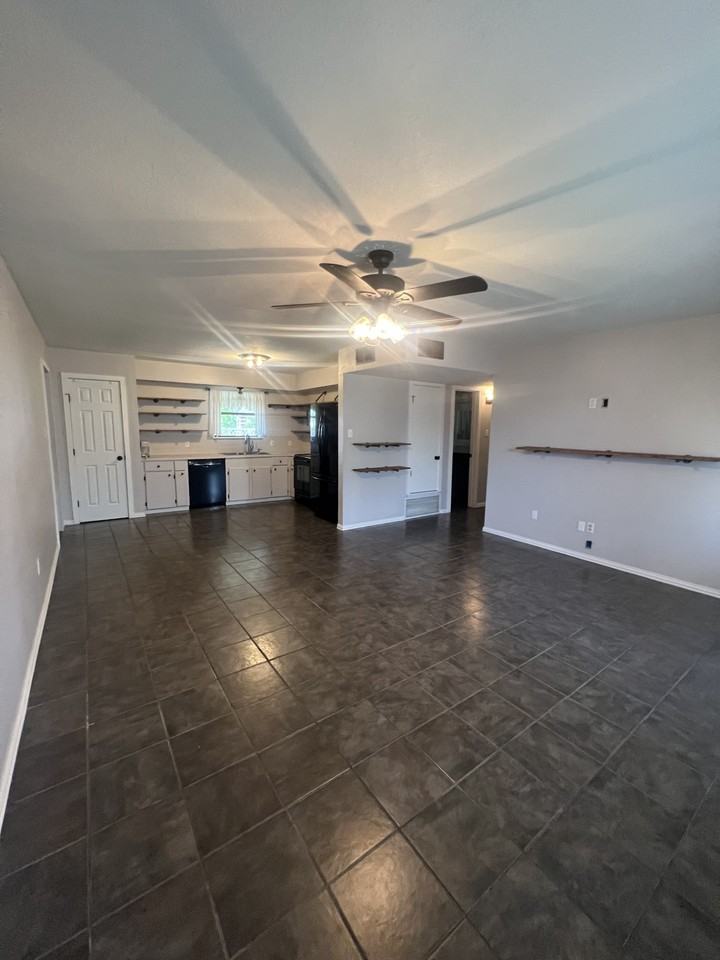 2036 Lisa Cir #1 - Photo 3 of 12