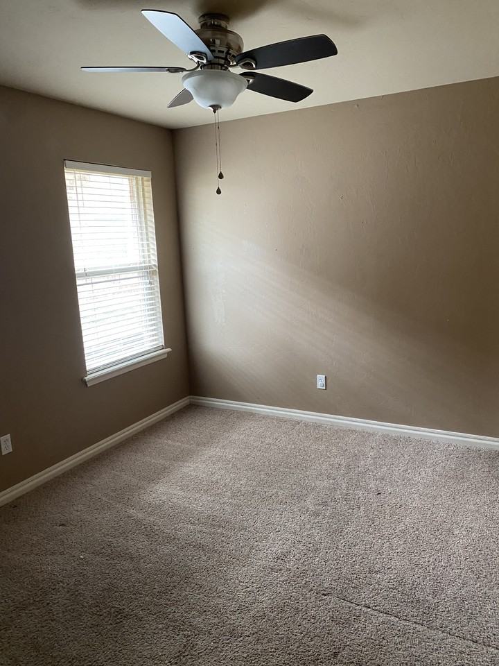 4812 Sw Malcom Rd #1 - Photo 4 of 10