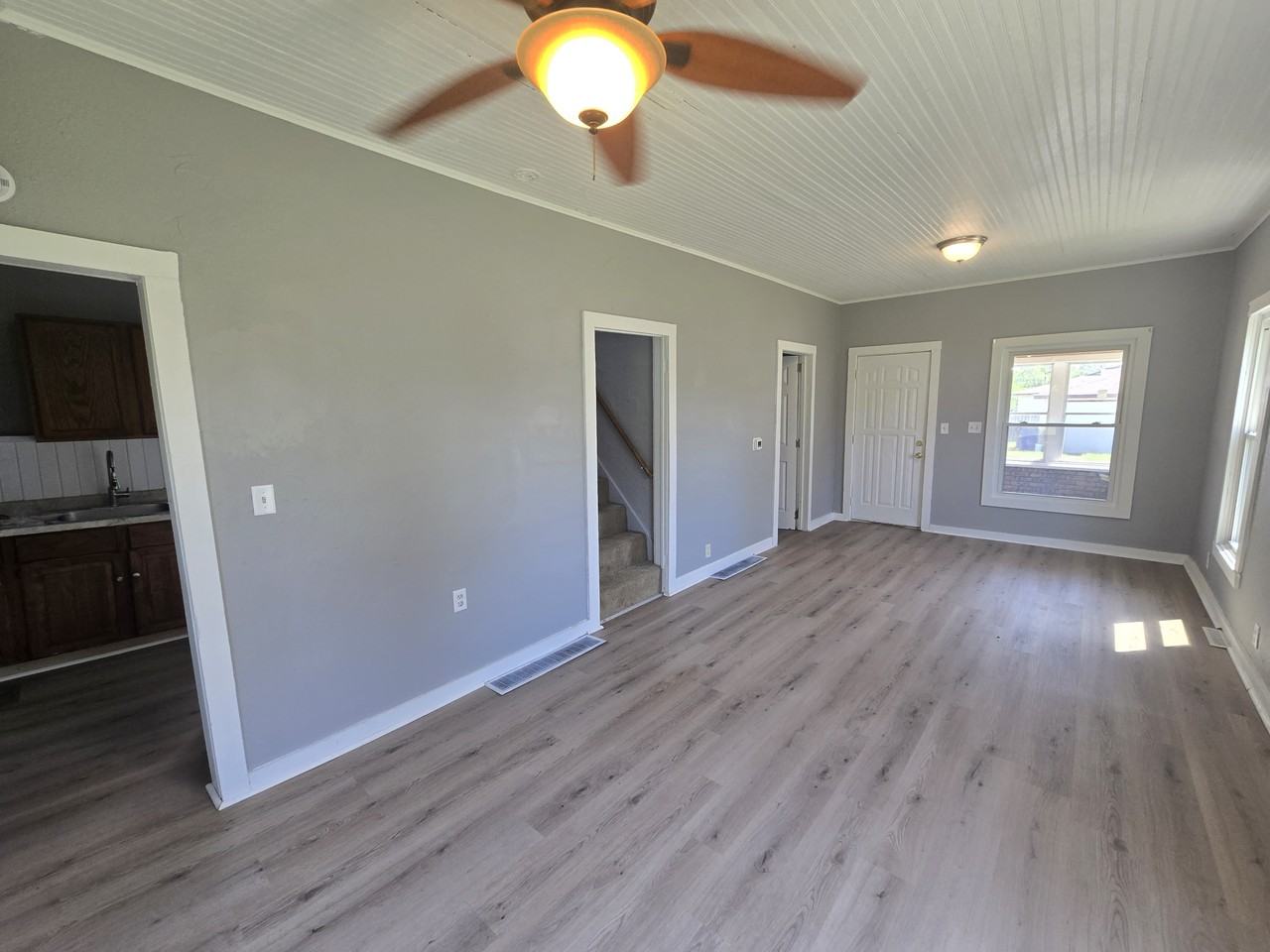 1806 M St Sw #1 - Photo 4 of 20