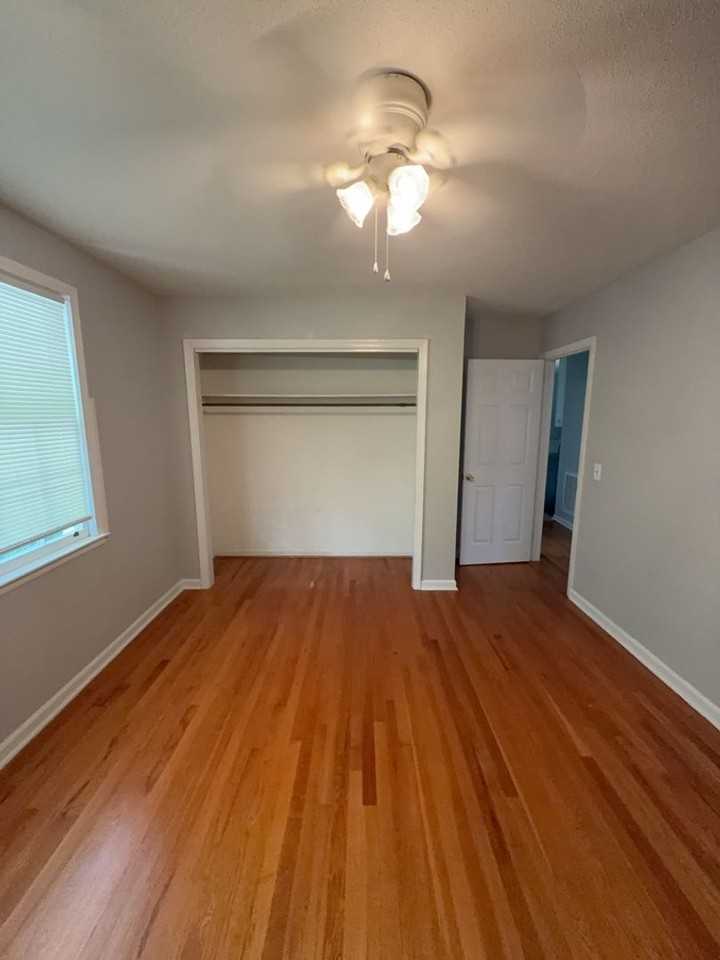 1032 Lancaster St - Photo 7 of 13