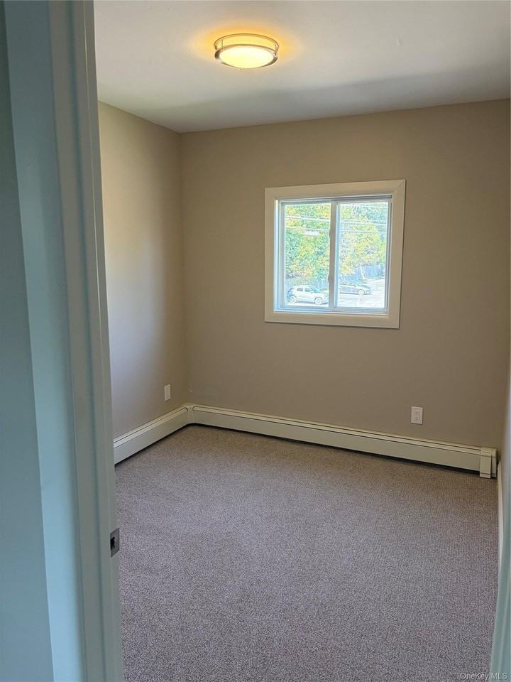 48 Penataquit Ave - Photo 6 of 7