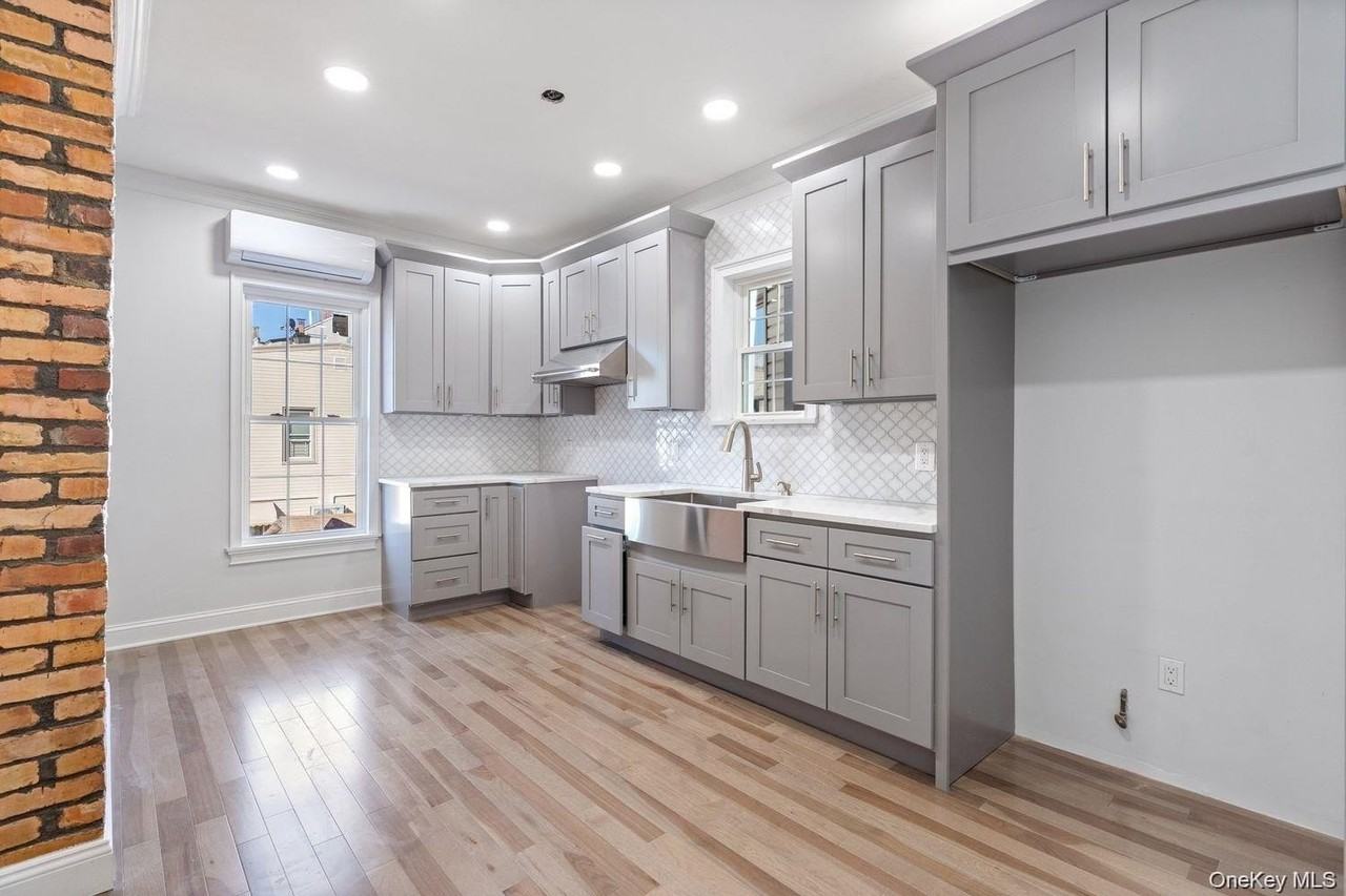 46 Elton St - Photo 5 of 13