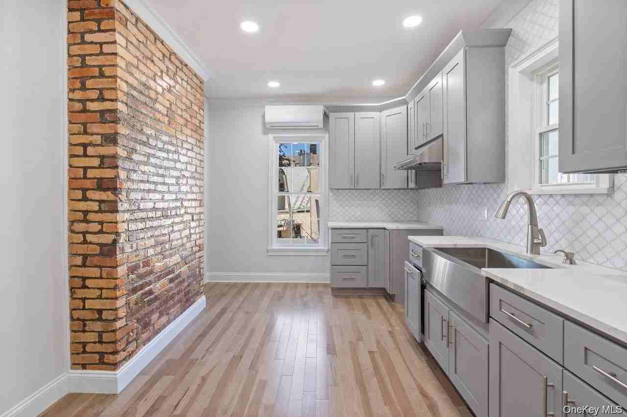 46 Elton St - Photo 6 of 13