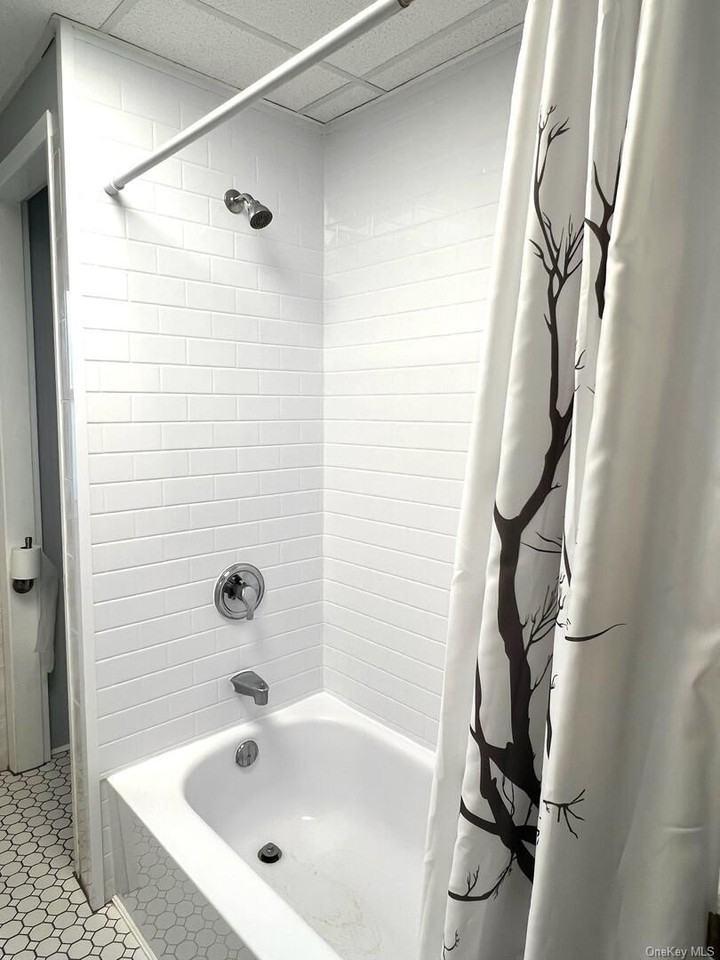 39 Chapman Pl - Photo 3 of 18