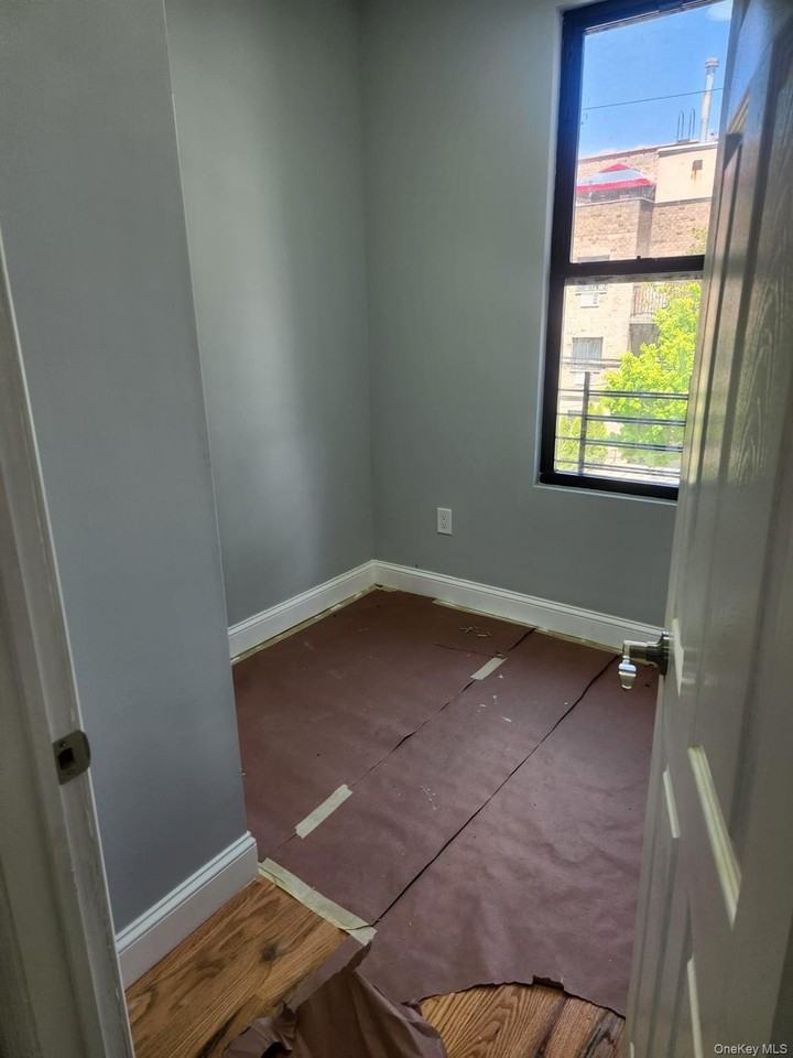 746 E 217th St #2 - Photo 4 of 10