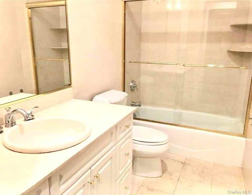 171 Great Neck Rd - Photo 6 of 10