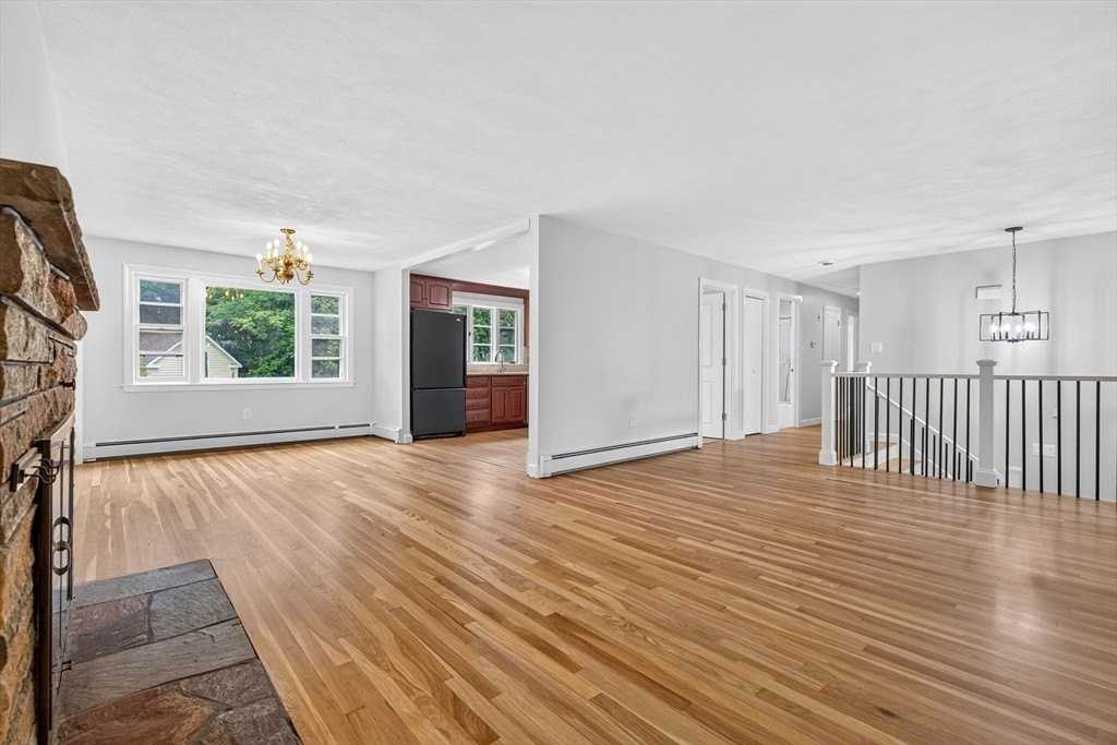 48 Oxford Rd - Photo 7 of 42