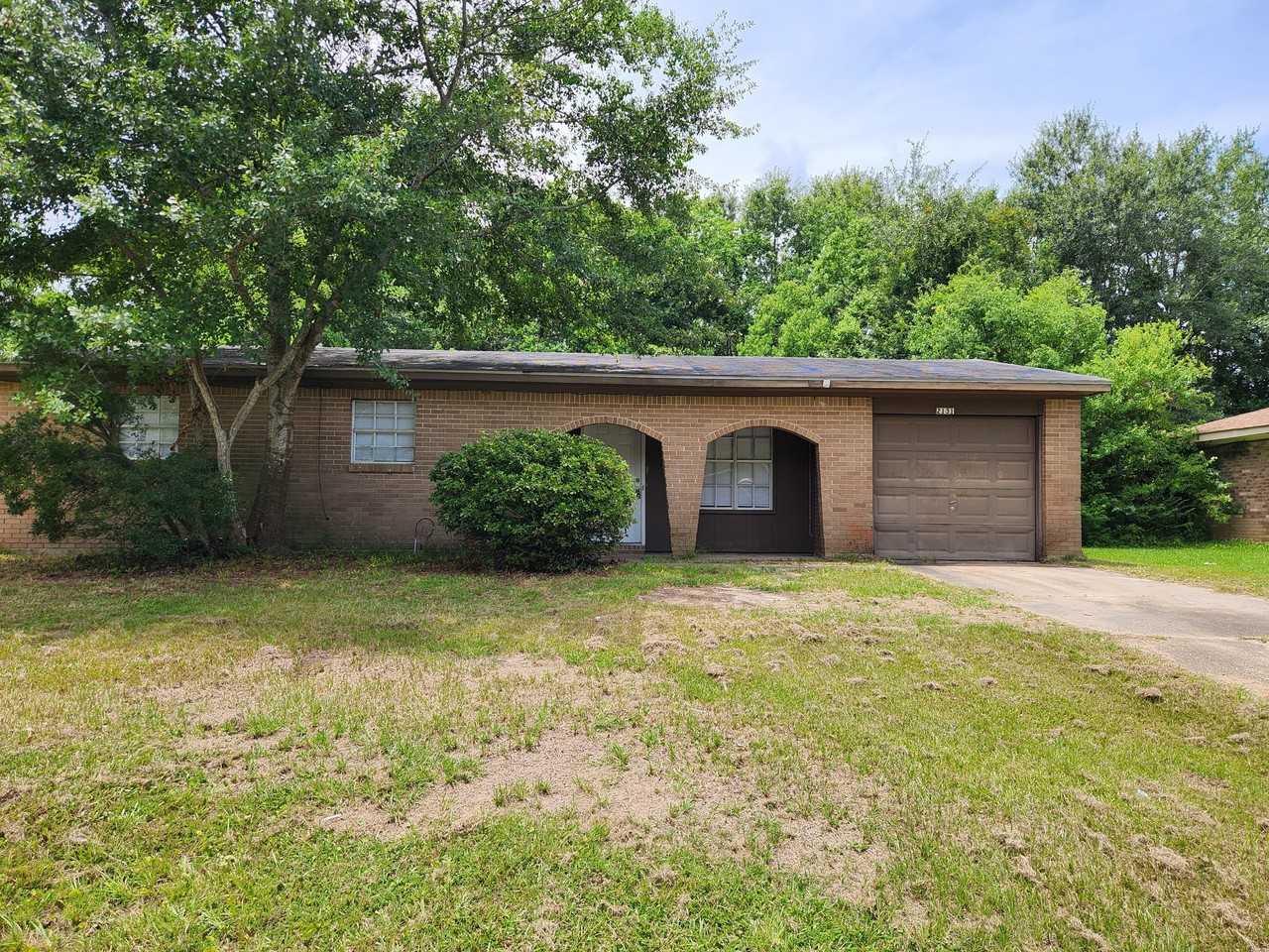 2131 Woodside Dr #1