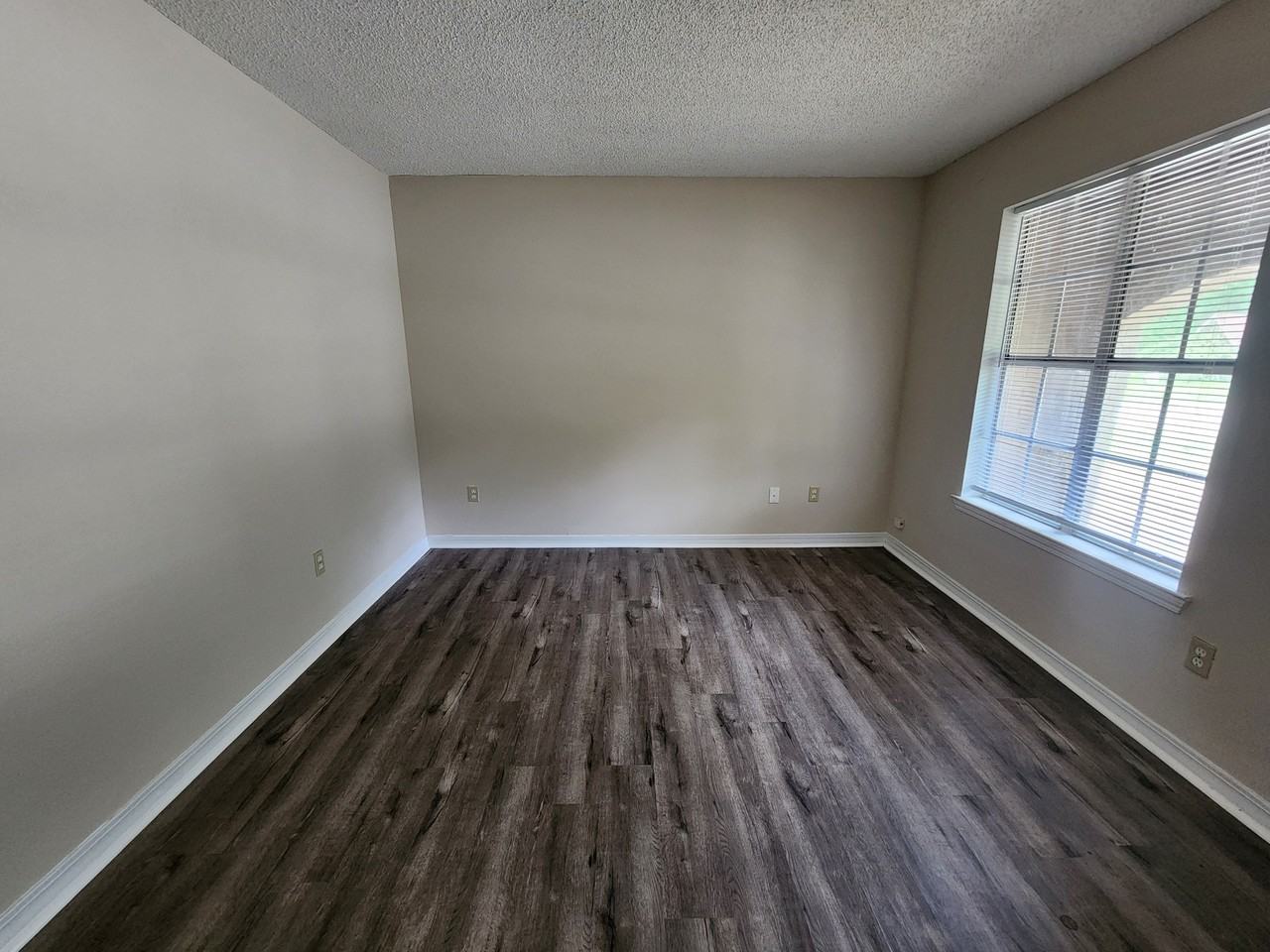 2131 Woodside Dr #1 - Photo 2 of 9