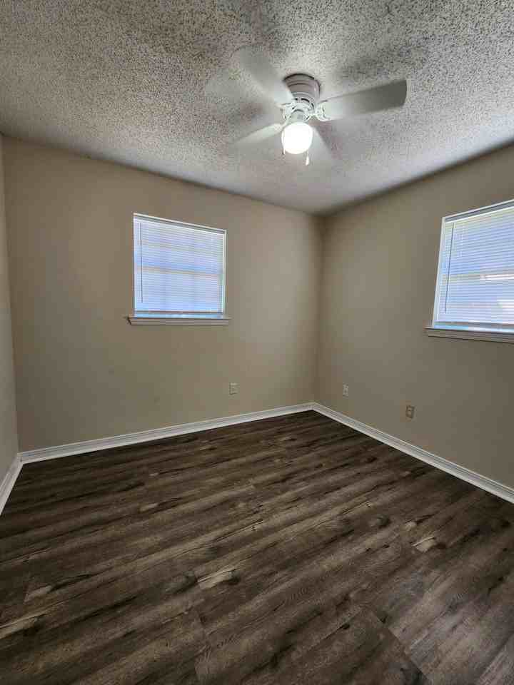 2131 Woodside Dr #1 - Photo 6 of 9