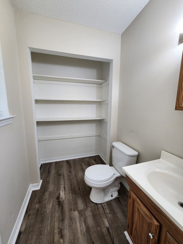 2131 Woodside Dr #1 - Photo 7 of 9