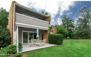 featured image of 68 Linden Ct