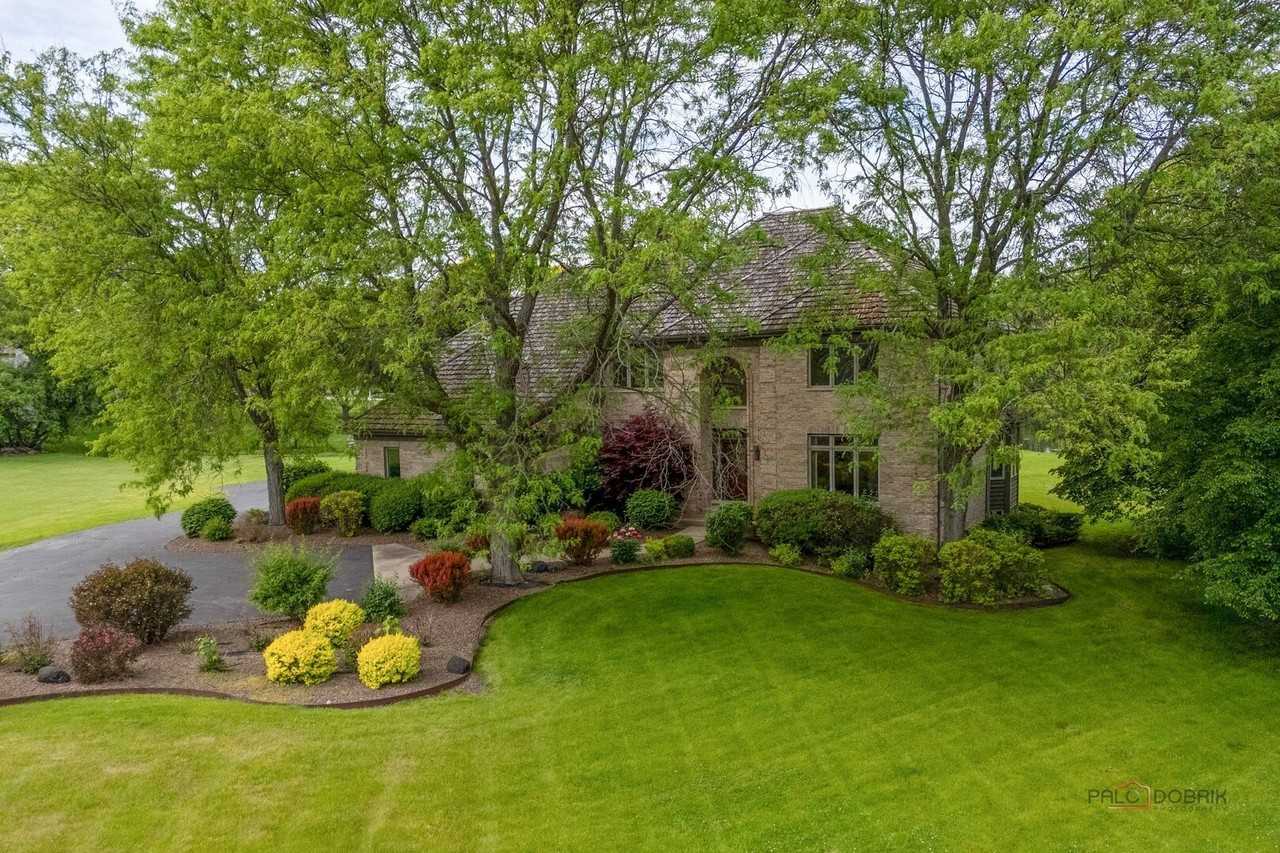 5420 Belmont Ct - Photo 2 of 50