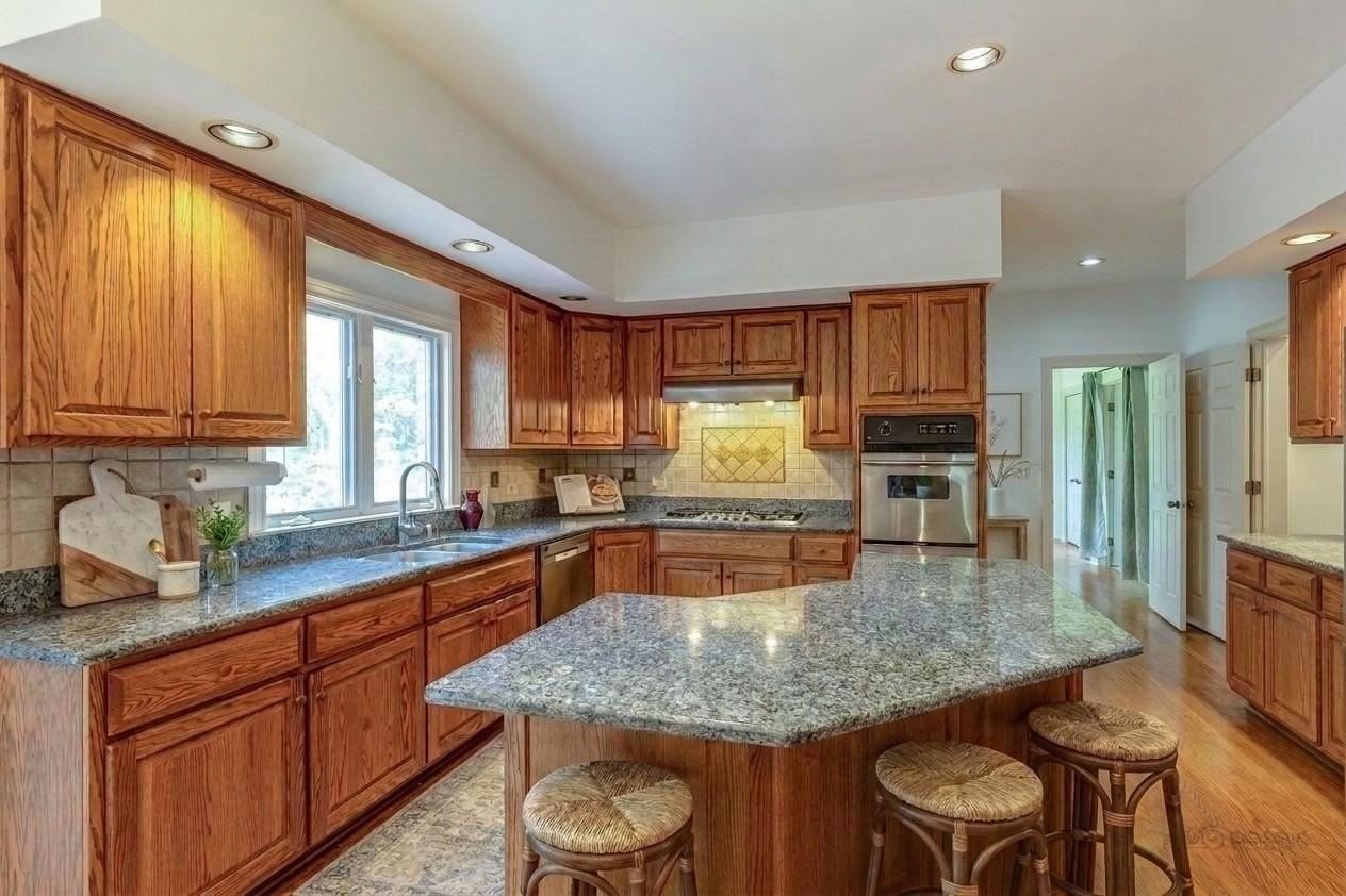 5420 Belmont Ct - Photo 7 of 50