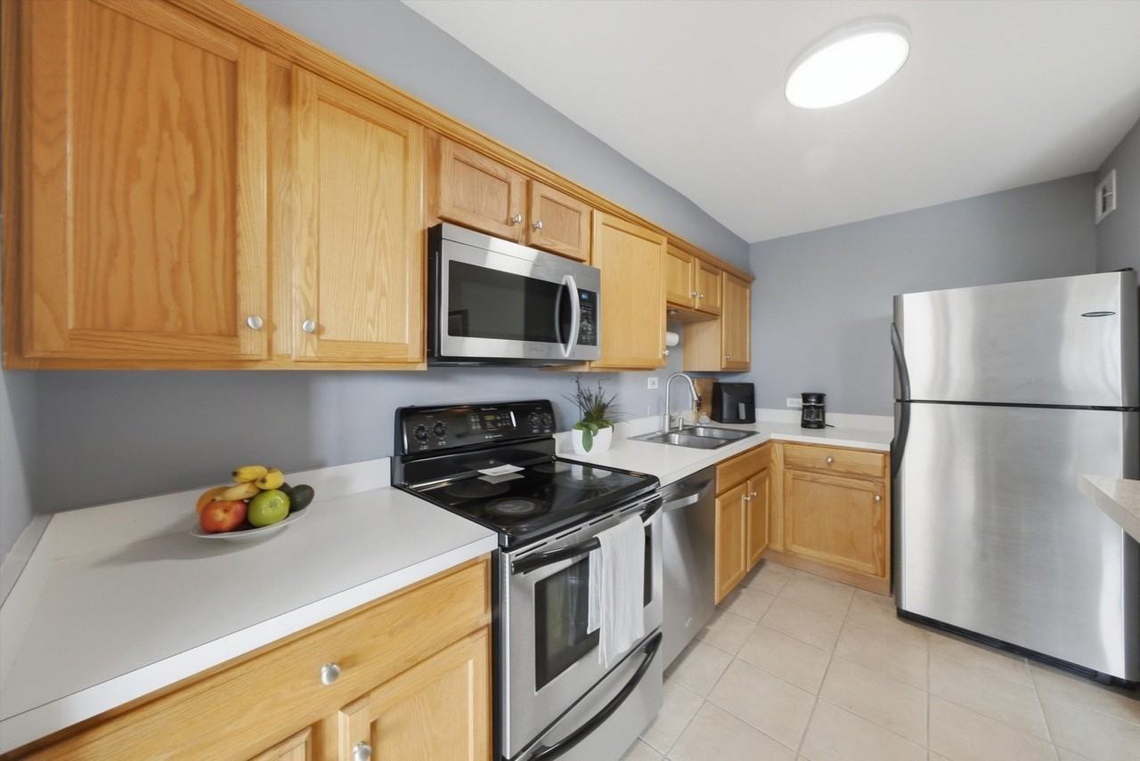 3900 N Lake Shore Dr #4B - Photo 3 of 28