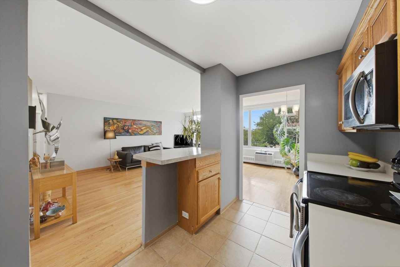 3900 N Lake Shore Dr #4B - Photo 4 of 28