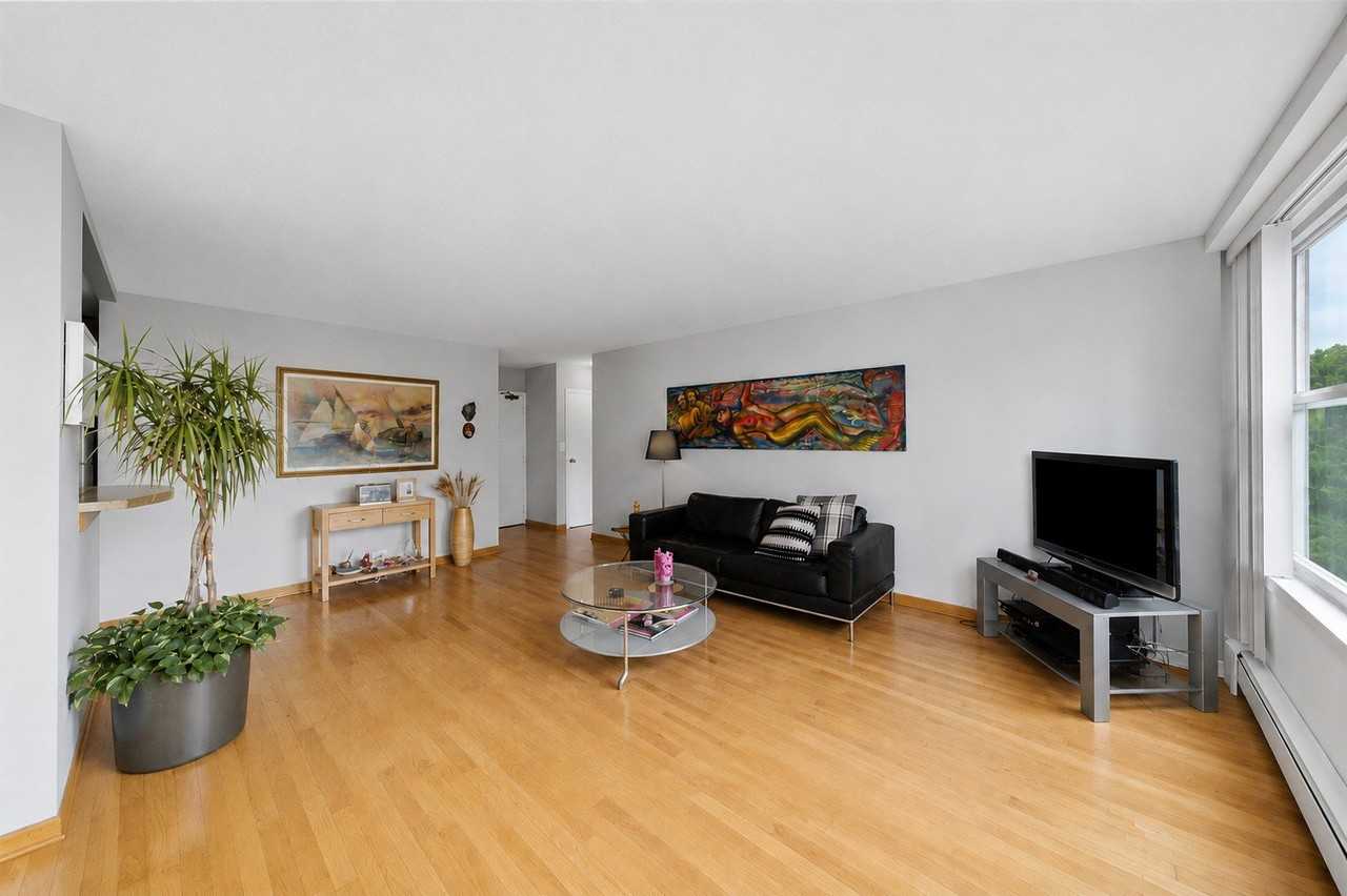 3900 N Lake Shore Dr #4B - Photo 6 of 28