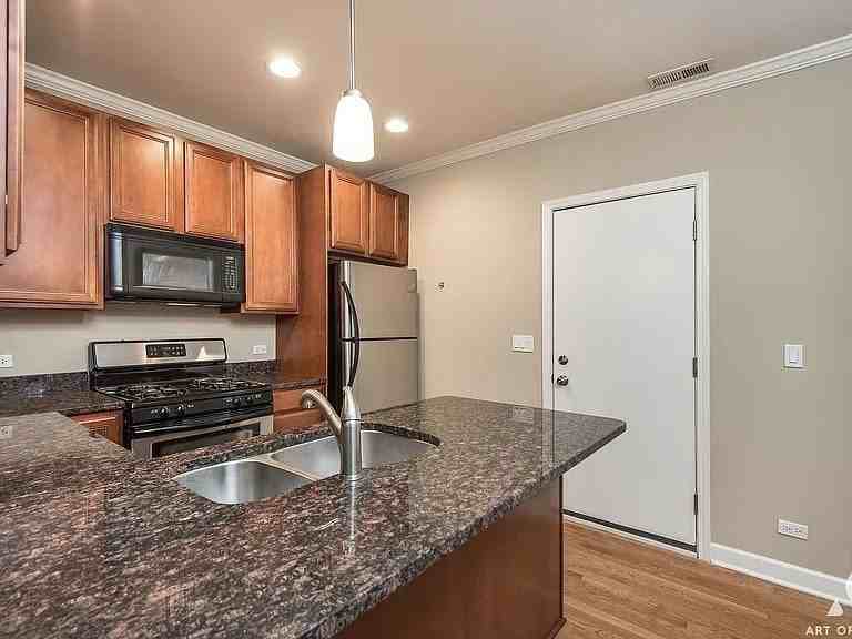 3709 N Kenneth Ave #117 - Photo 6 of 11