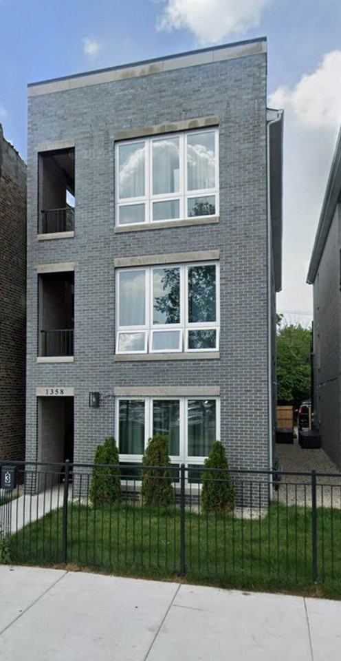 1358 S Fairfield Ave #2