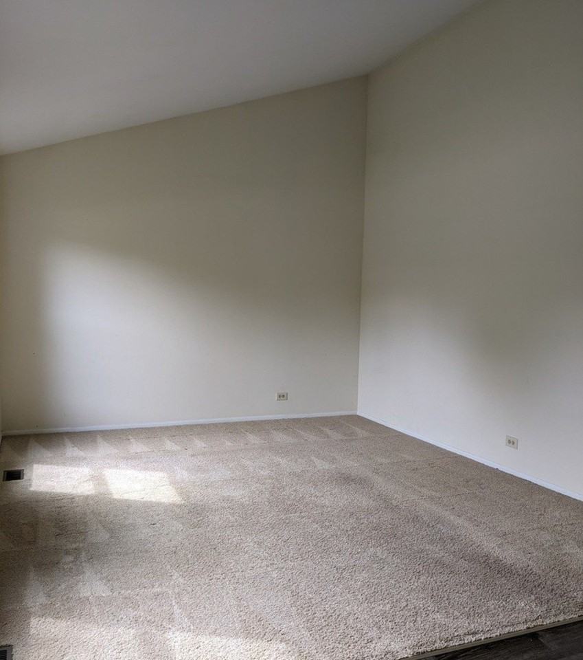508 Bristol Ln - Photo 3 of 20