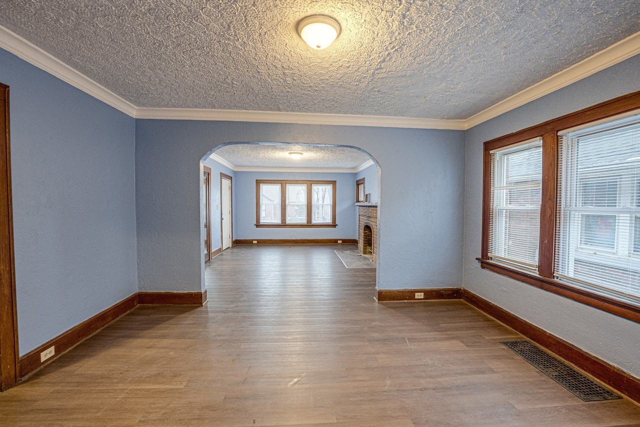 2403 Elm St - Photo 5 of 18