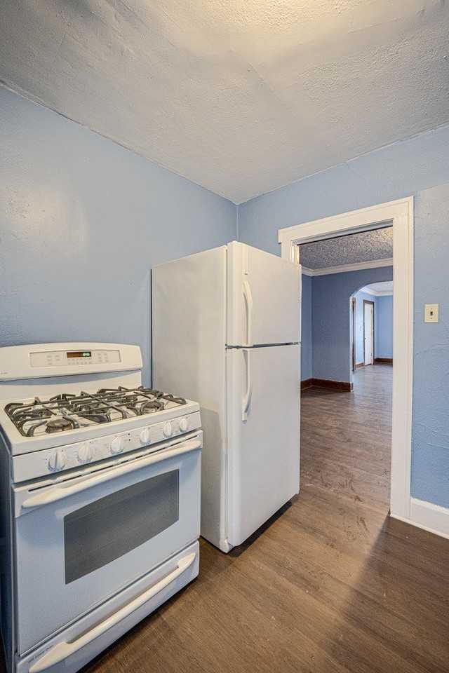 2403 Elm St - Photo 7 of 18