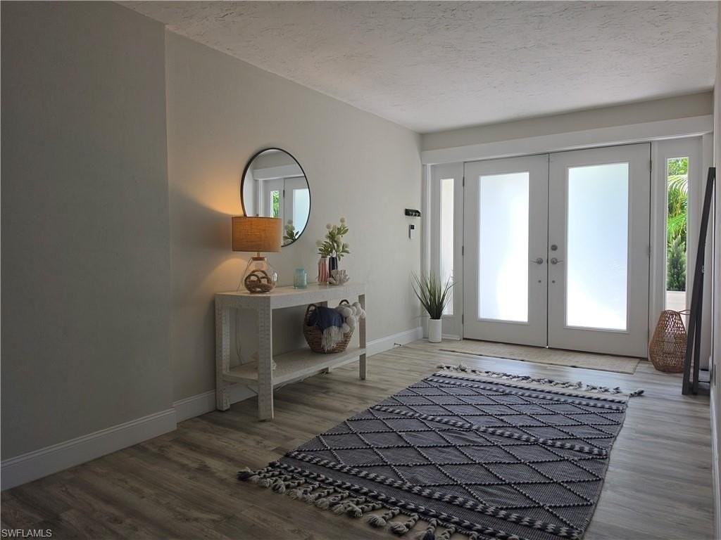 1363 Woodridge Ave - Photo 4 of 23
