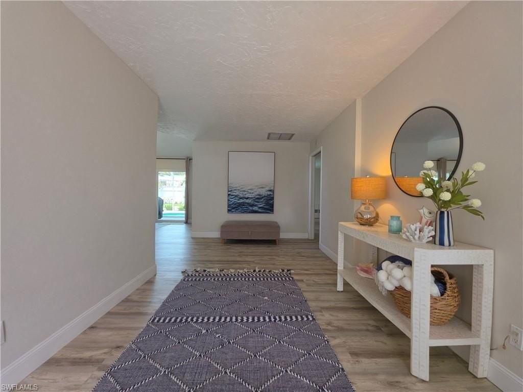 1363 Woodridge Ave - Photo 5 of 23
