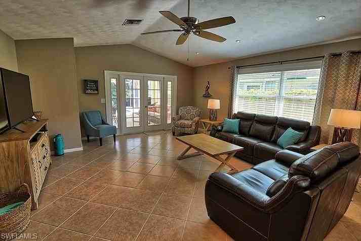 793 97th Ave N - Photo 6 of 26