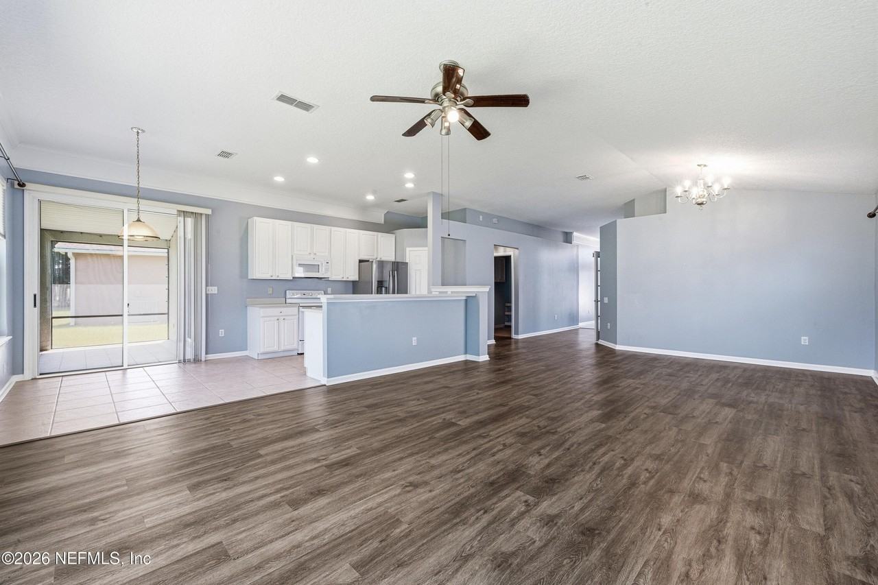 1380 Fairway Village Dr - Photo 4 of 36