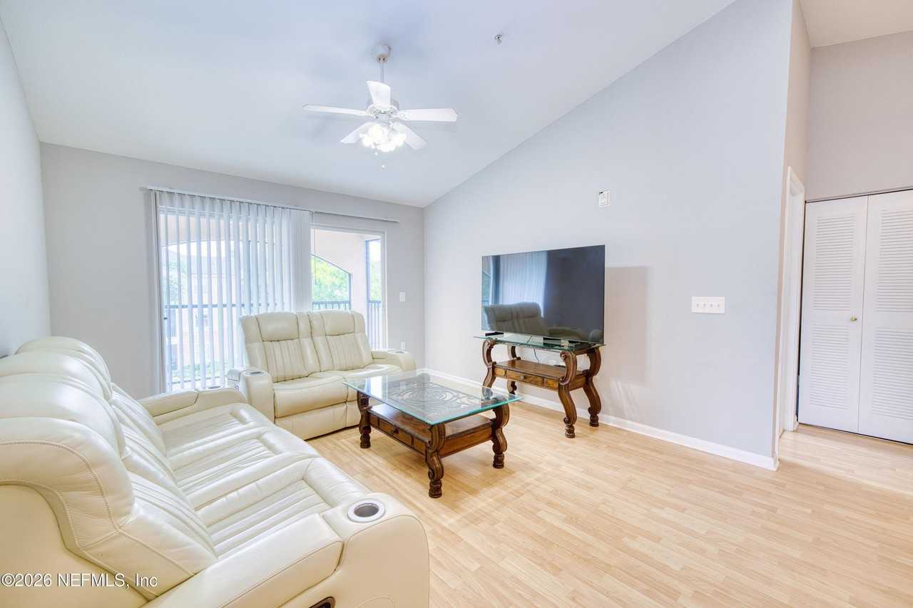940 Village Trl #8-307 - Photo 7 of 37