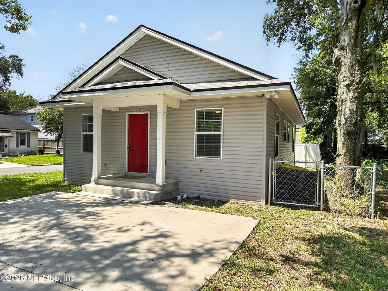 2220 Flesher Ave - Photo 3 of 25