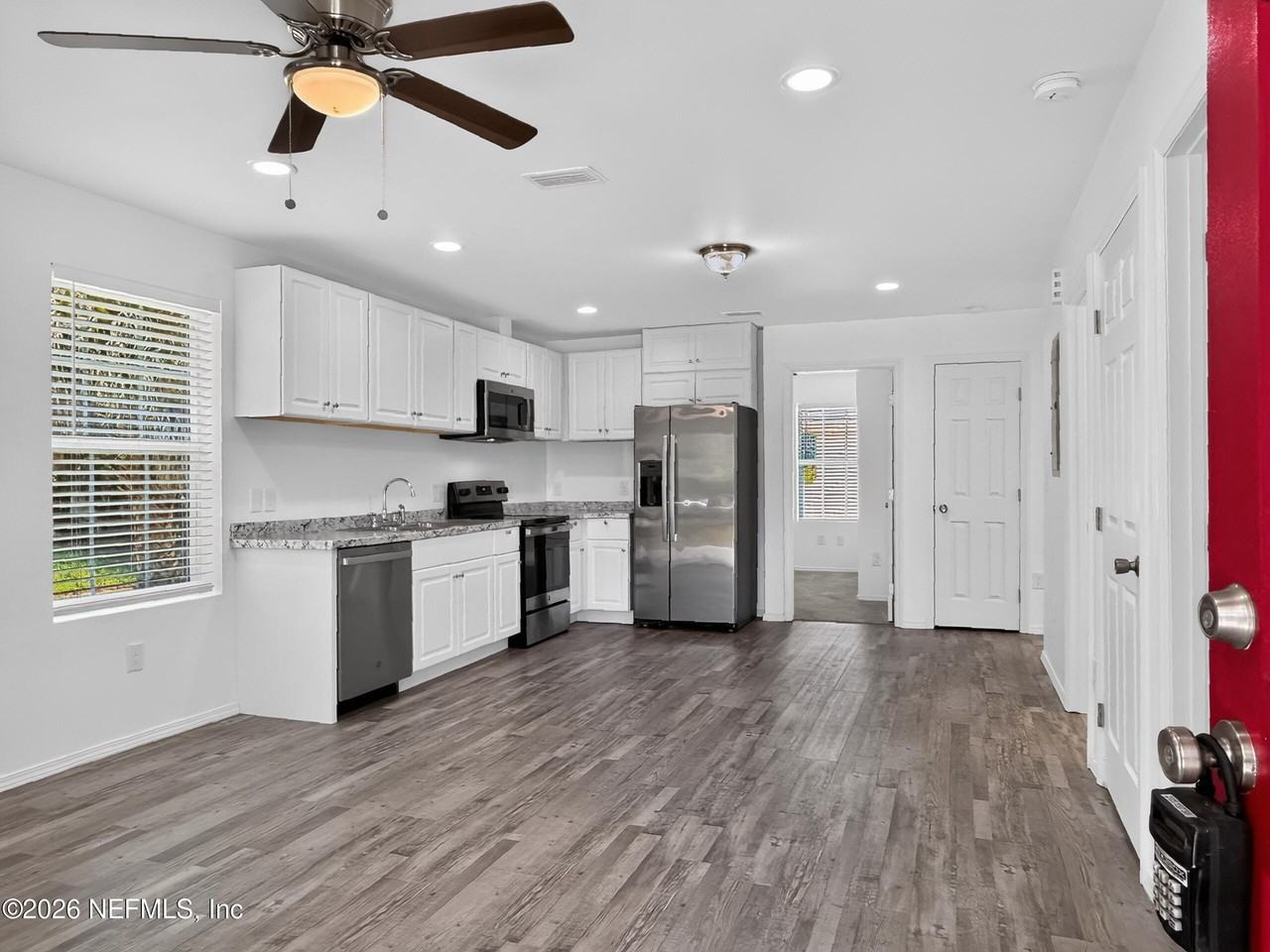 2220 Flesher Ave - Photo 4 of 25