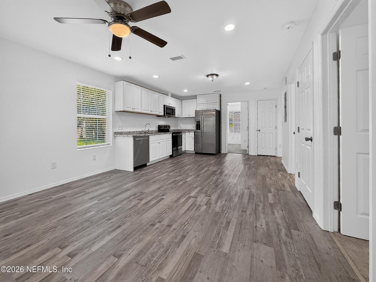 2220 Flesher Ave - Photo 5 of 25