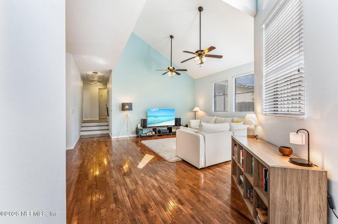 3661 Valencia Rd - Photo 4 of 21
