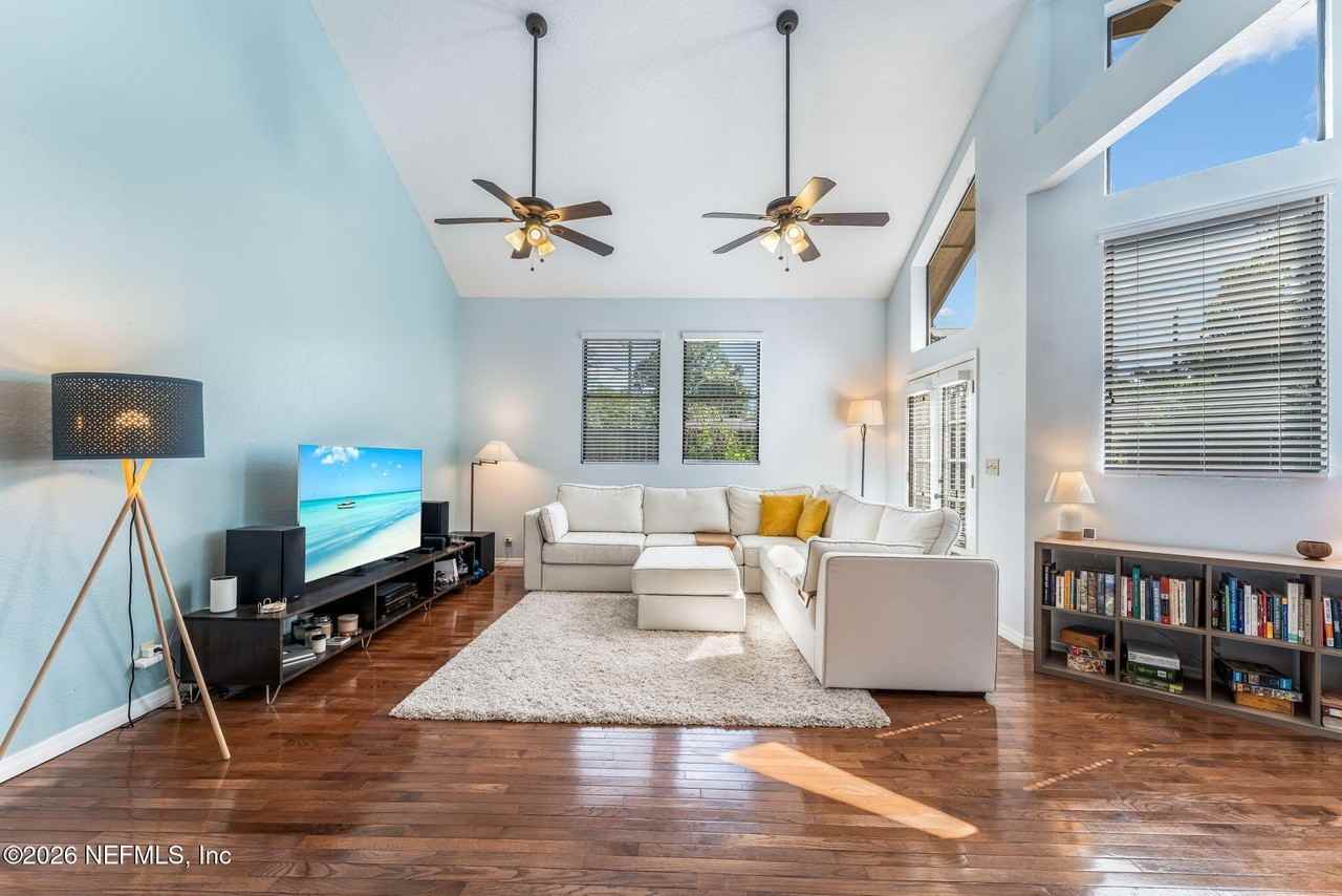 3661 Valencia Rd - Photo 5 of 21