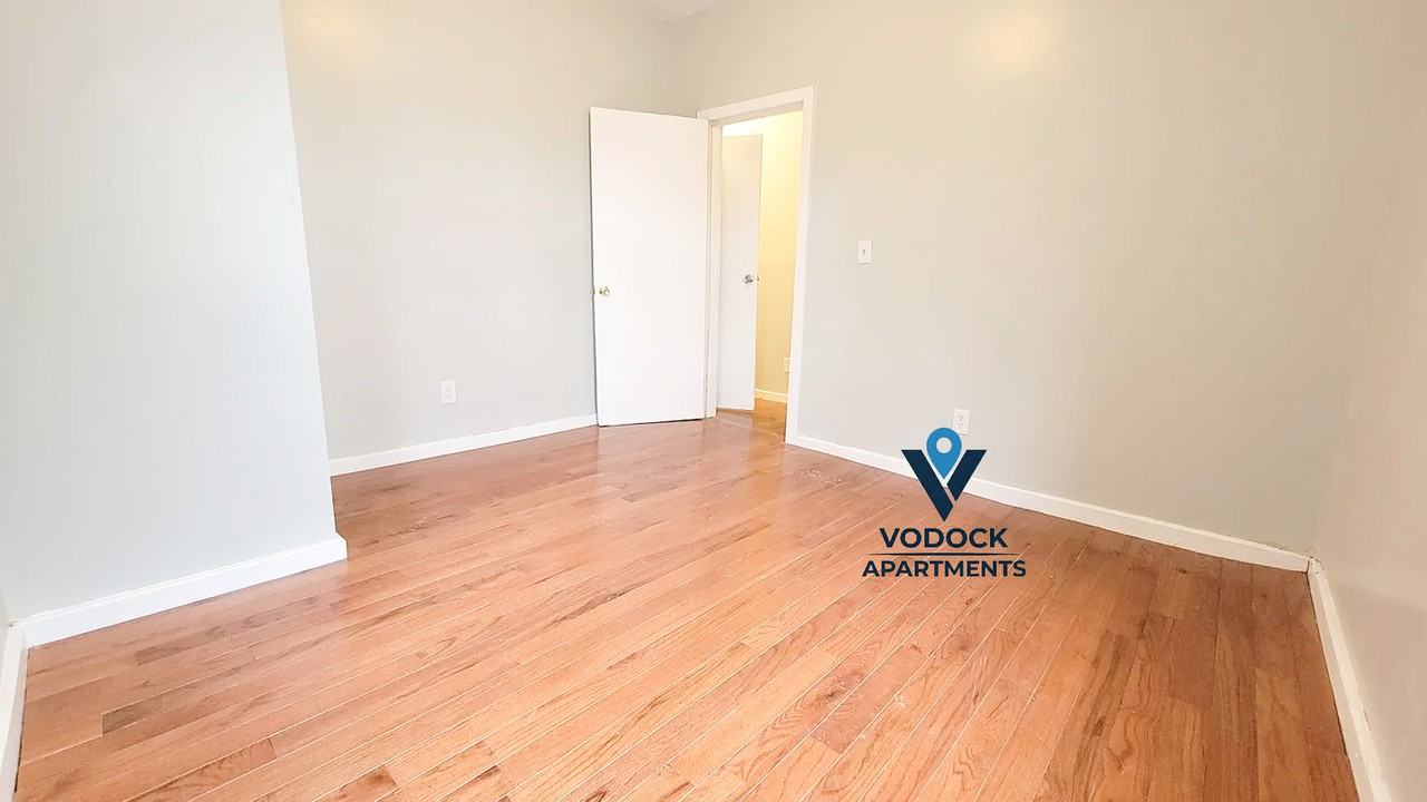848 Congress Avenue #1 - Photo 3 of 14