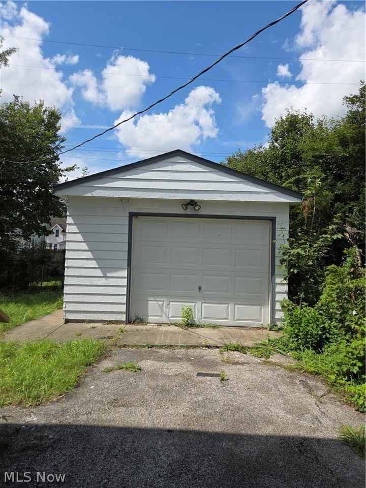 3618 E 105th St - Photo 2 of 27